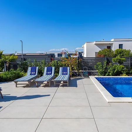 3 Bedroom Amazing In Ferienhaus Malinska